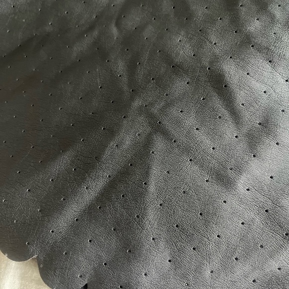 CLUB MONACO FAUX LEATHER BLACK MINI SKIRT - Picture 4 of 6